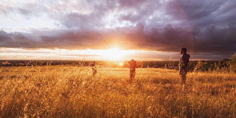 家庭露营装备推荐：融合登山装备与徒步旅行智慧的亲子探险清单