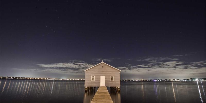 探险旅行与户外运动必备：野钓装备进阶指南——路亚与飞蝇钓的专用服装与工具全解析