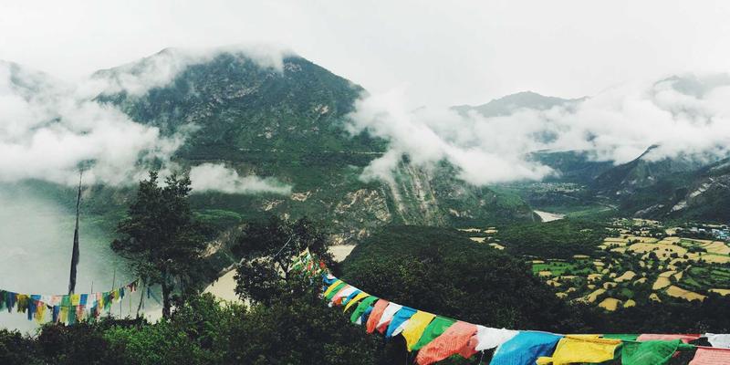 登山装备深度解析：户外防潮垫选购指南——充气垫、泡沫垫与自充气垫全方位对比