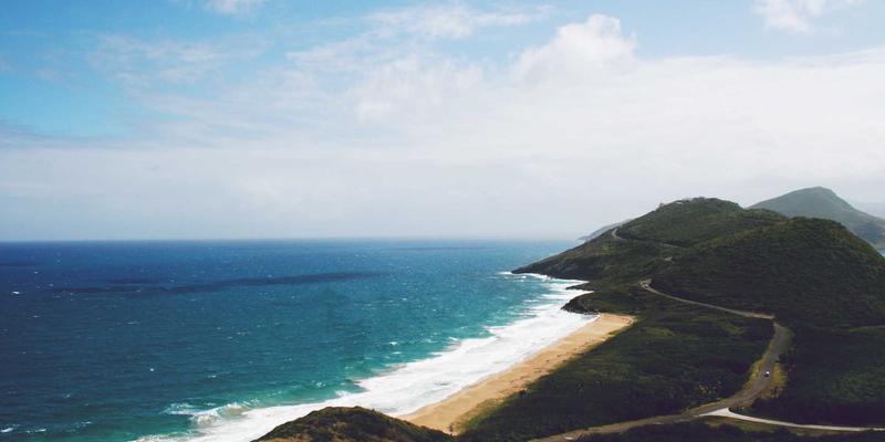 高山滑雪与雪地露营跨界装备选择：应对极端环境的双层策略